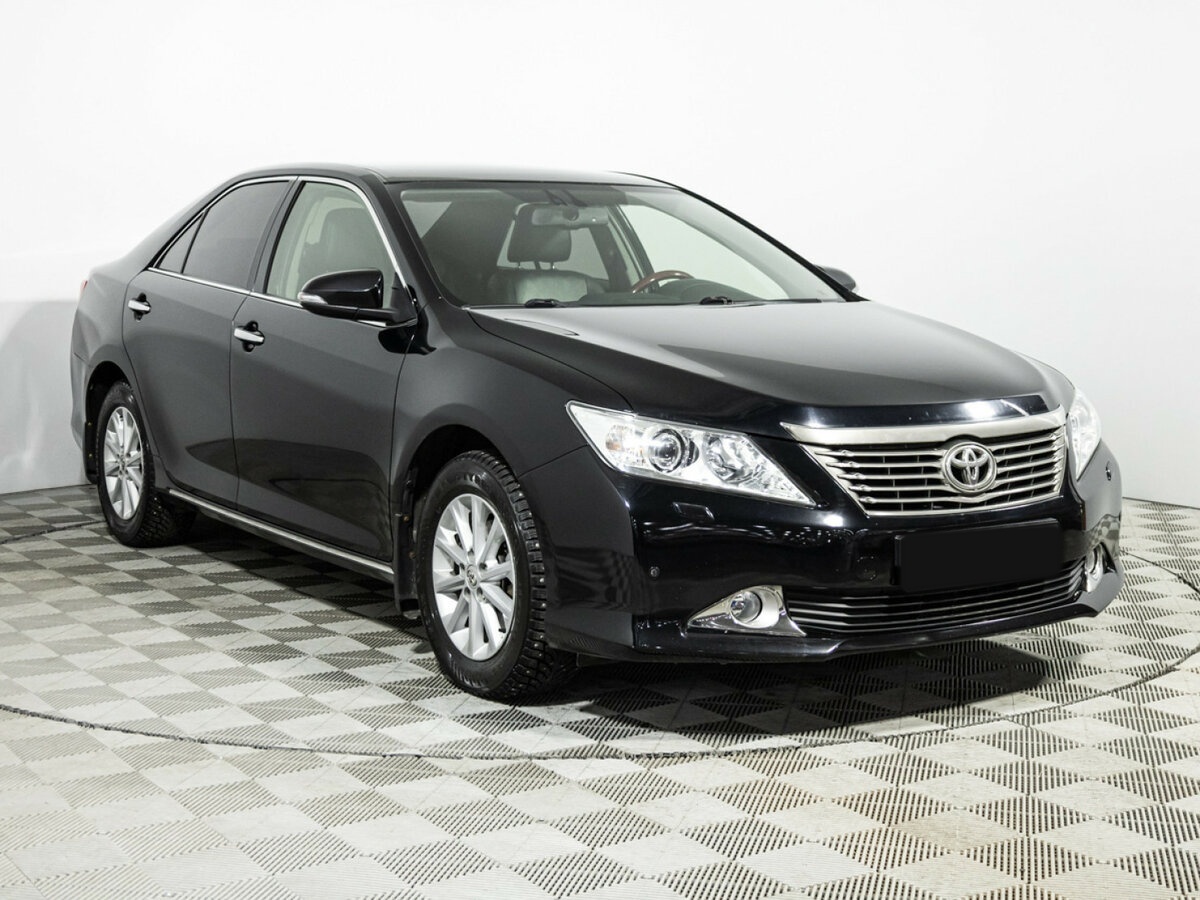Toyota Camry с пробегом — 2012 год. Фото: #2