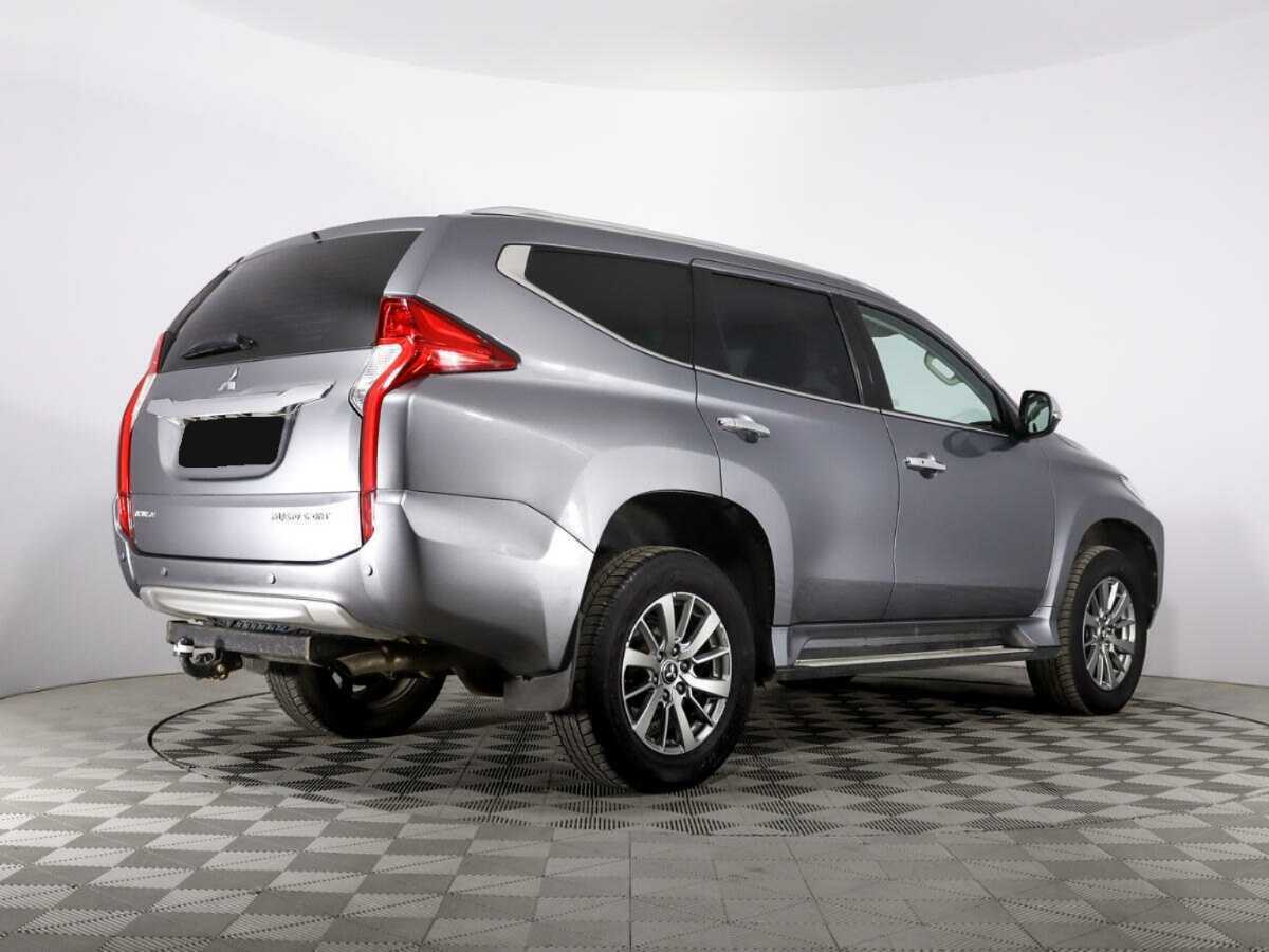 Mitsubishi Pajero Sport с пробегом — 2017 год. Фото: #4