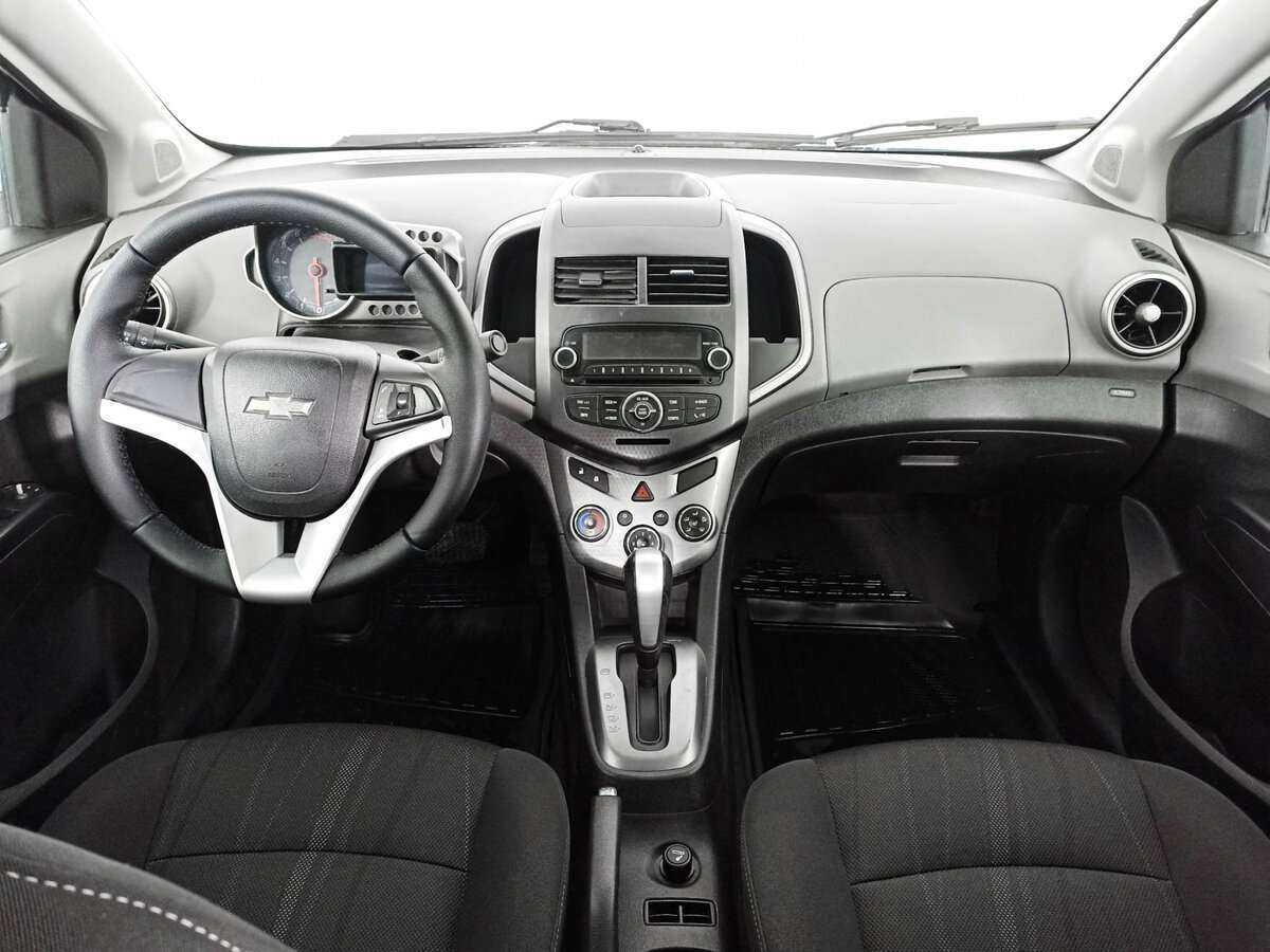 Chevrolet Aveo с пробегом — 2013 год. Фото: #11