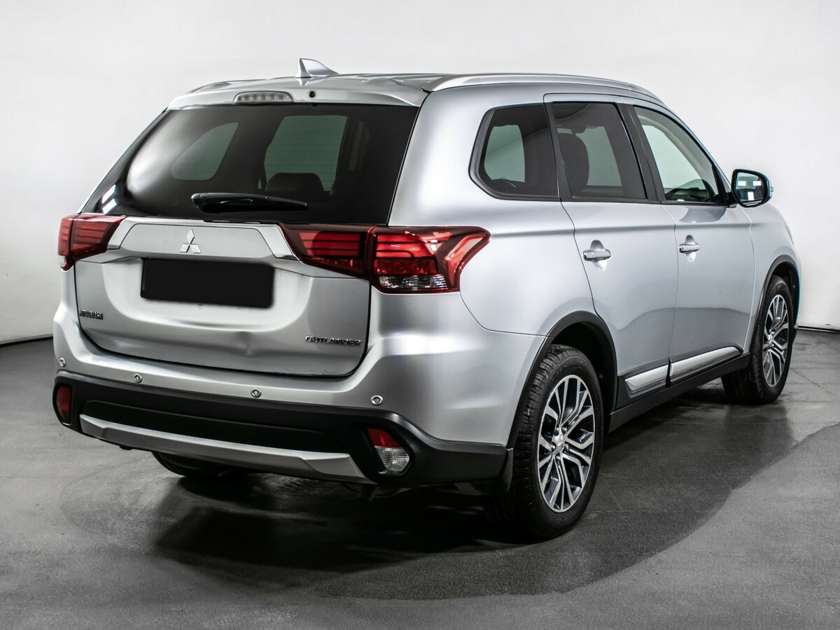 Mitsubishi Outlander с пробегом — 2017 год. Фото: #4