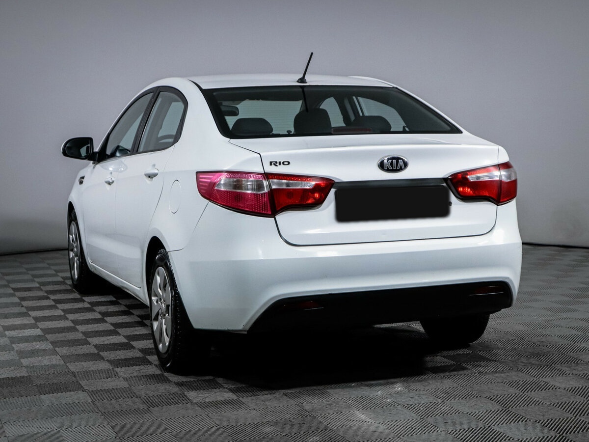 Kia Rio с пробегом — 2014 год. Фото: #5
