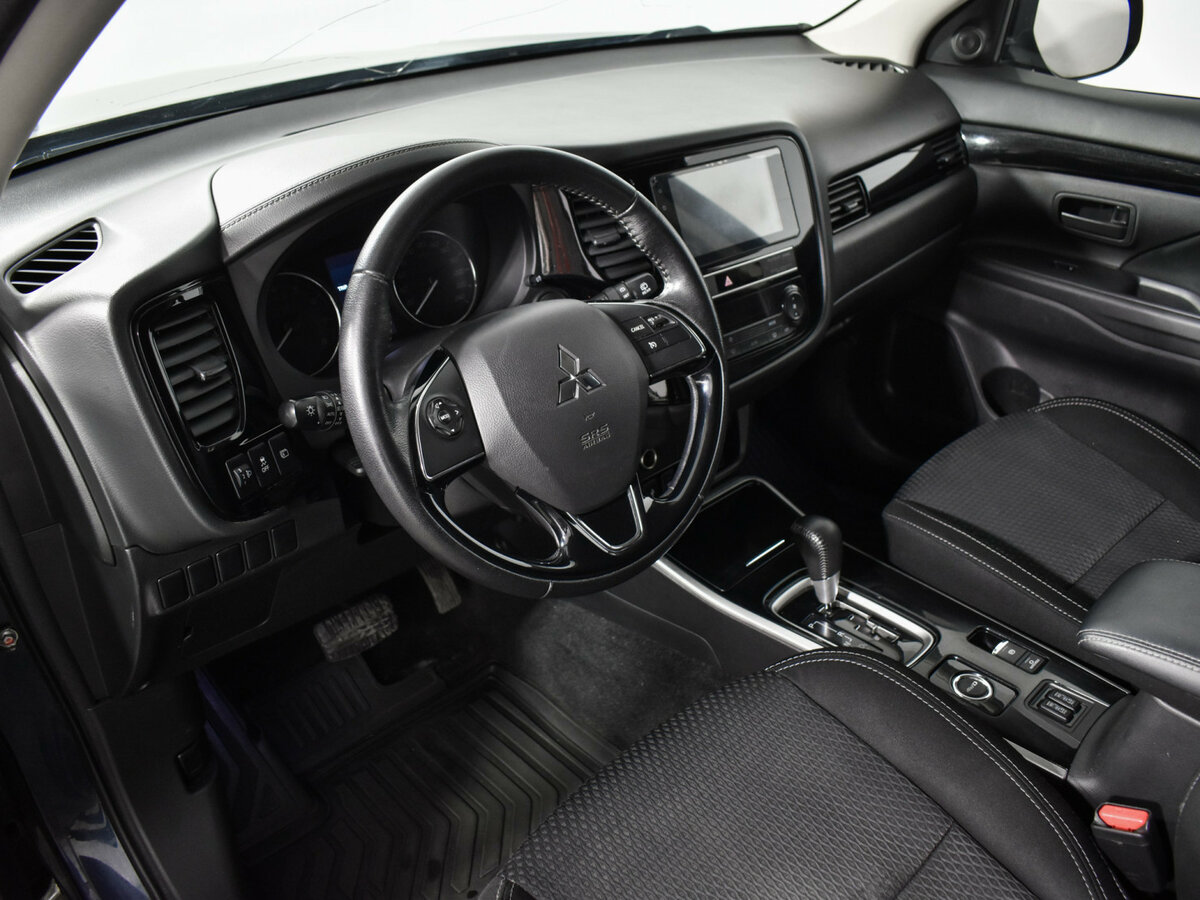 Mitsubishi Outlander с пробегом — 2019 год. Фото: #8
