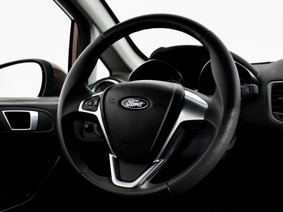 Ford Fiesta с пробегом — 2016 год. Фото: #14