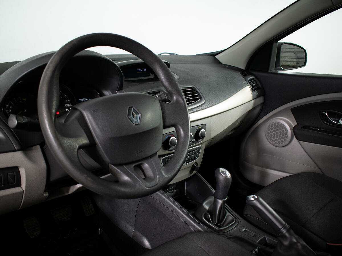 Renault Megane с пробегом — 2012 год. Фото: #10