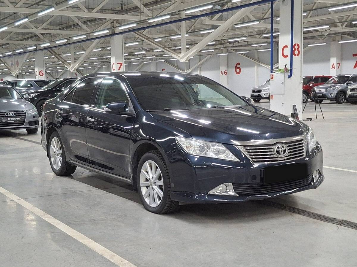 Toyota Camry с пробегом — 2014 год. Фото: #2