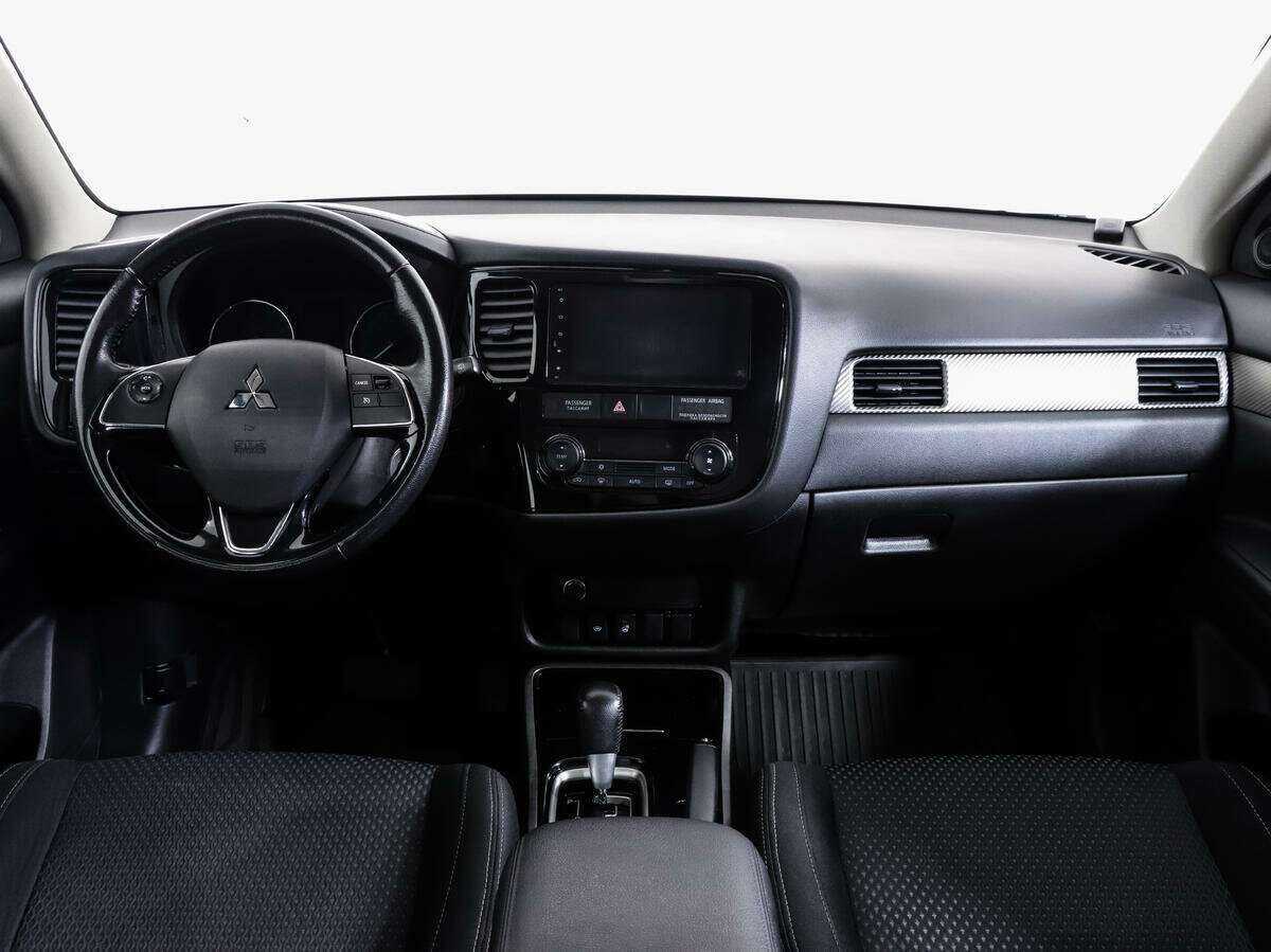 Mitsubishi Outlander с пробегом — 2018 год. Фото: #7