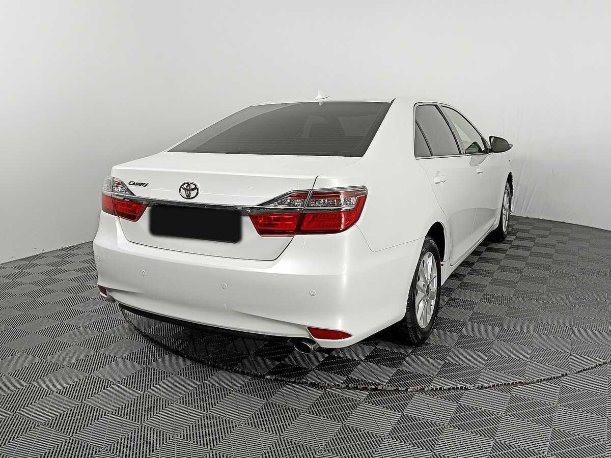 Toyota Camry с пробегом — 2017 год. Фото: #3