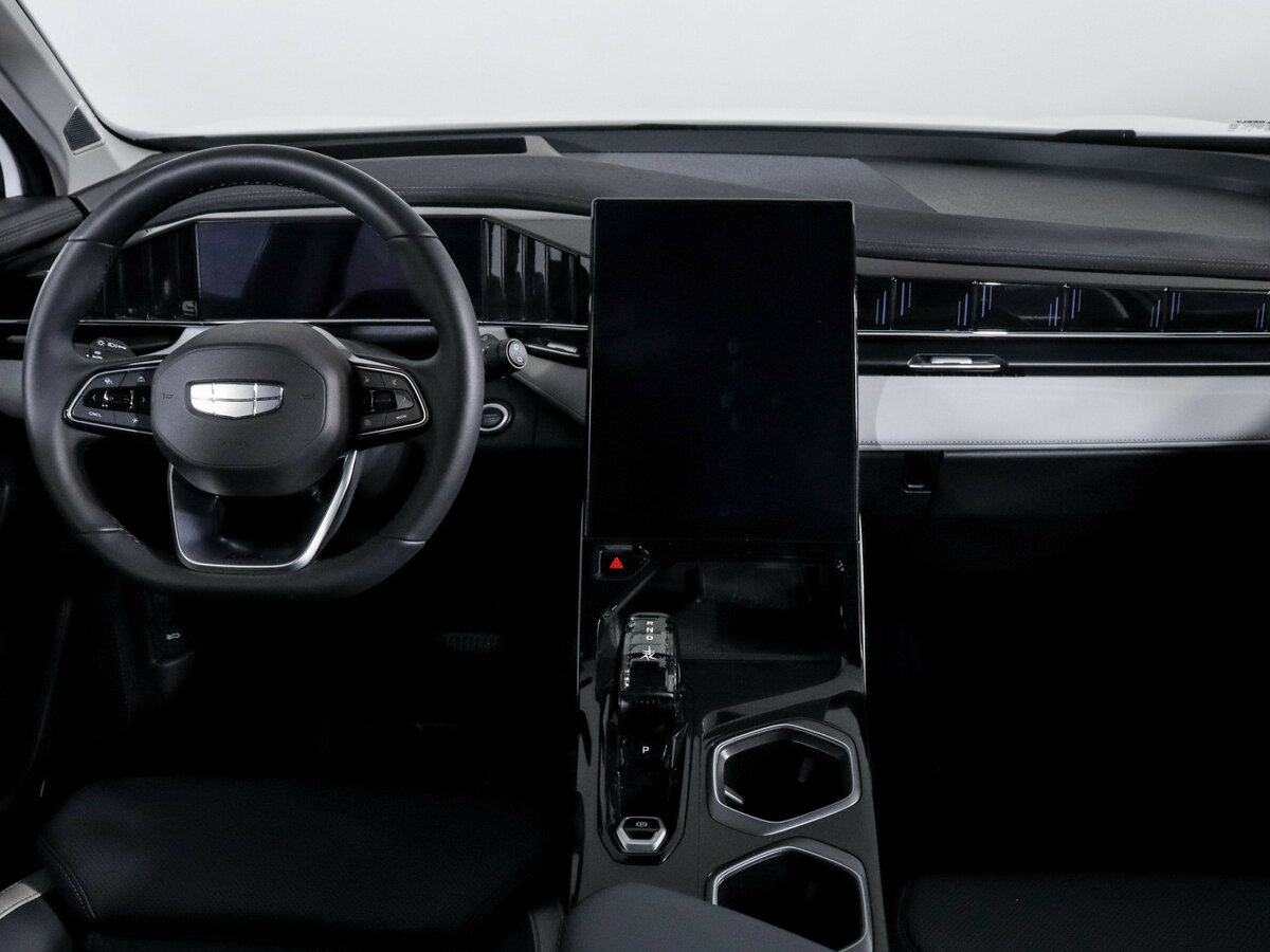 Geely Atlas с пробегом — 2024 год. Фото: #12