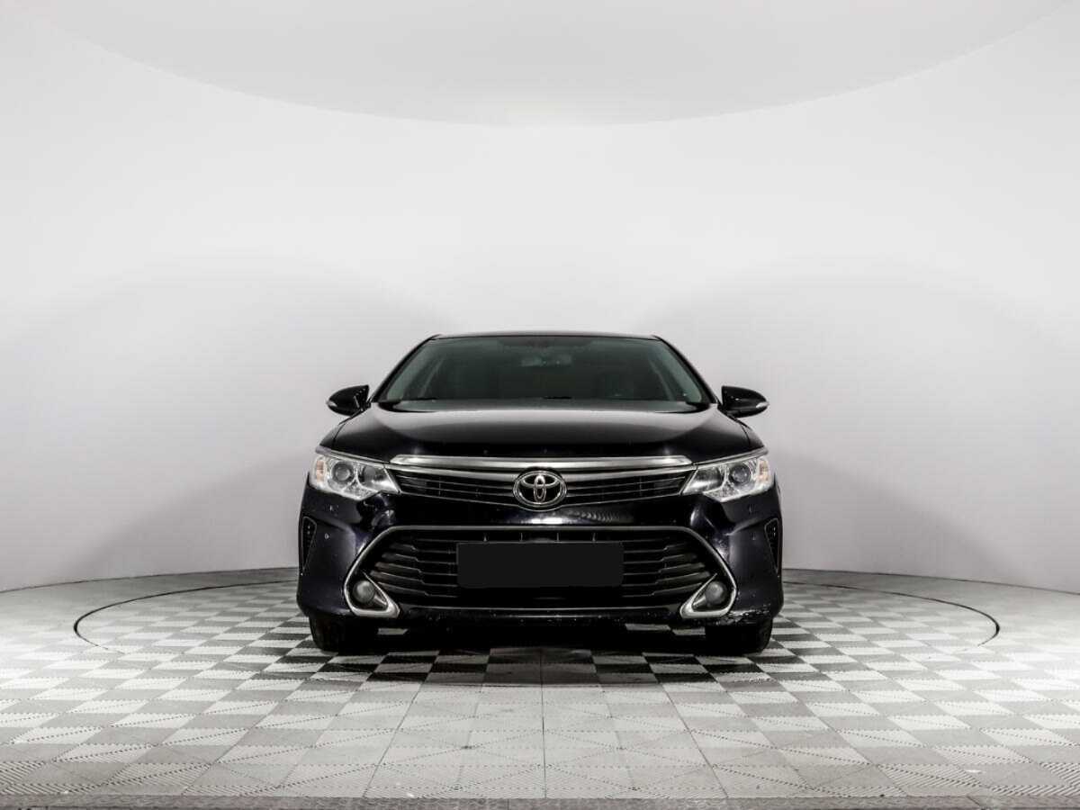 Toyota Camry с пробегом — 2015 год. Фото: #1
