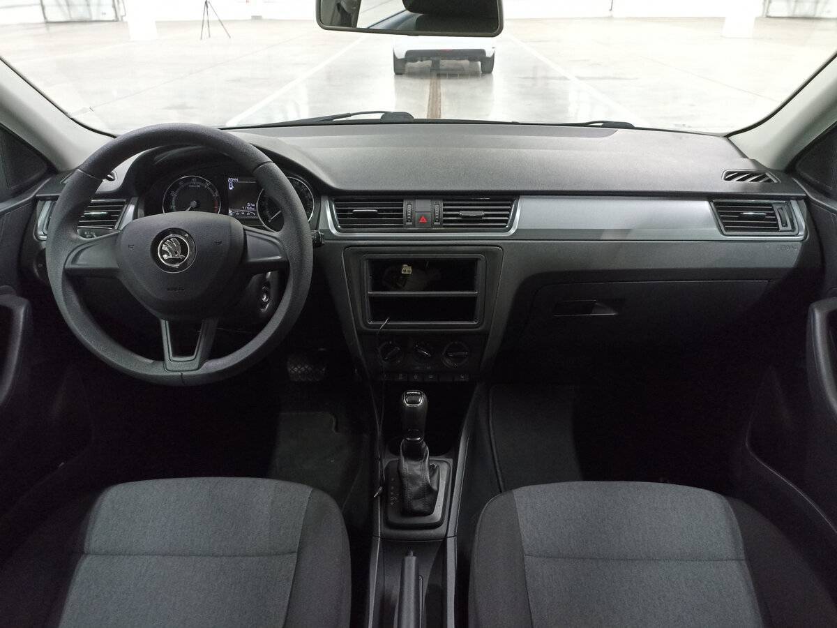 Skoda Rapid с пробегом — 2018 год. Фото: #13