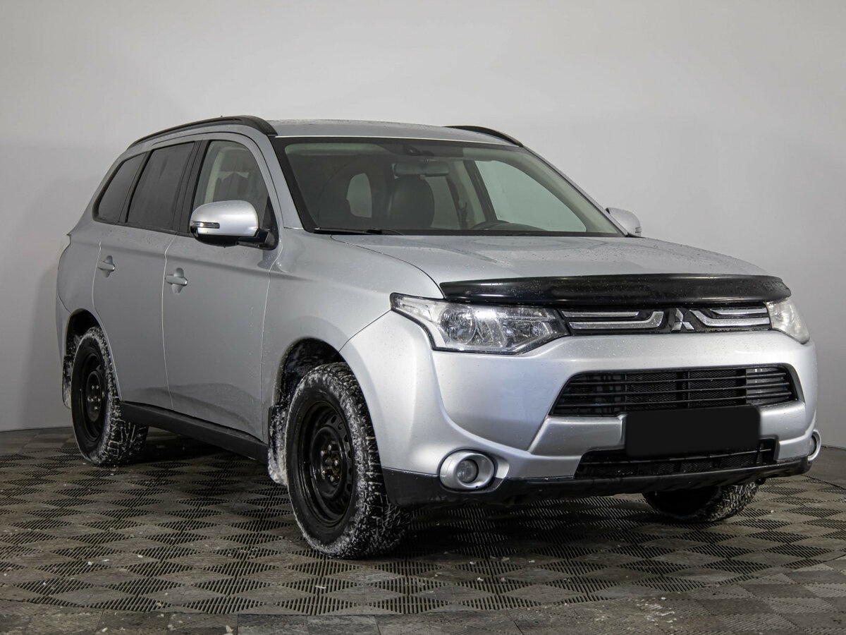 Mitsubishi Outlander с пробегом — 2013 год. Фото: #2