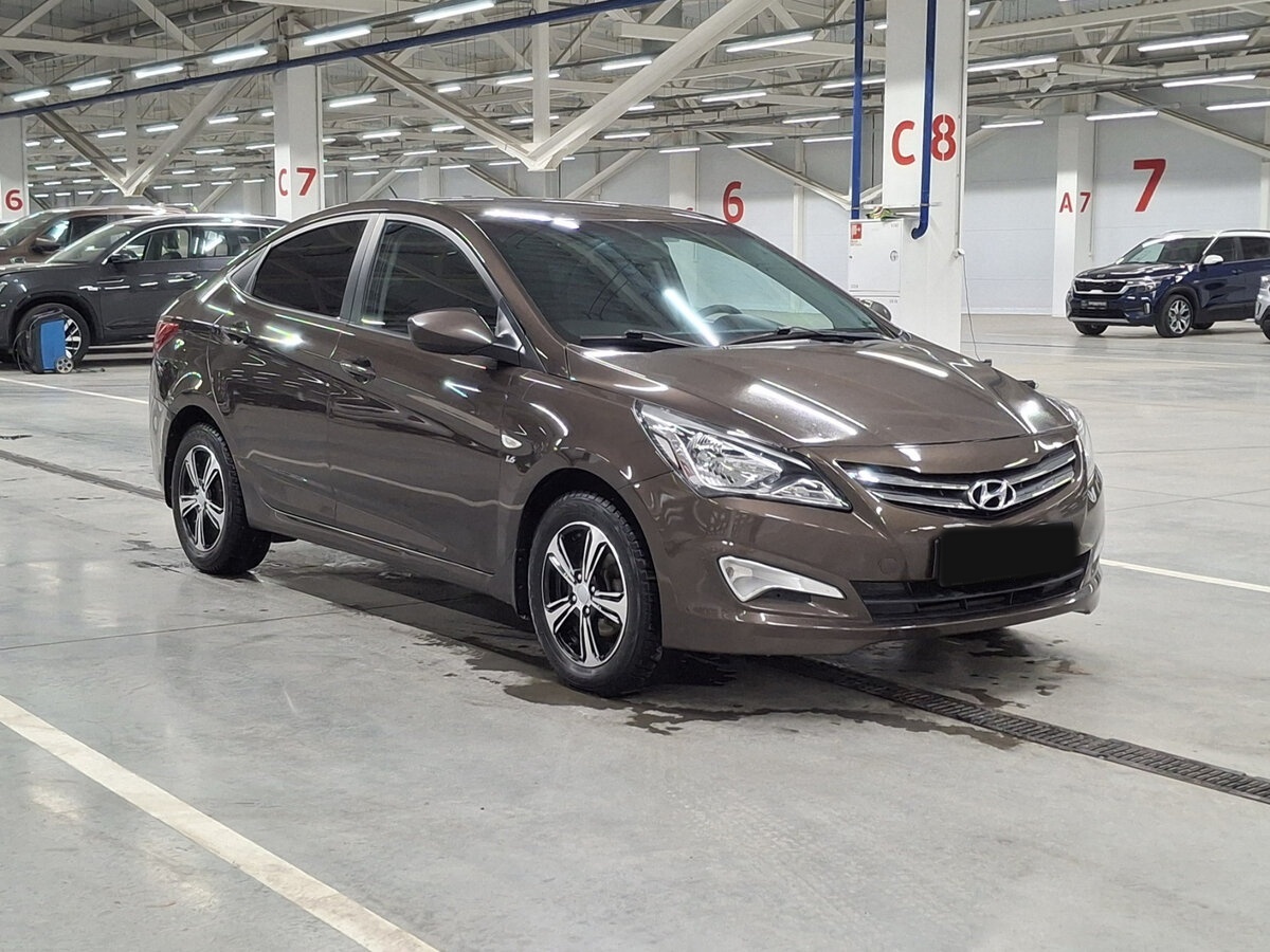 Hyundai Solaris с пробегом — 2015 год. Фото: #2
