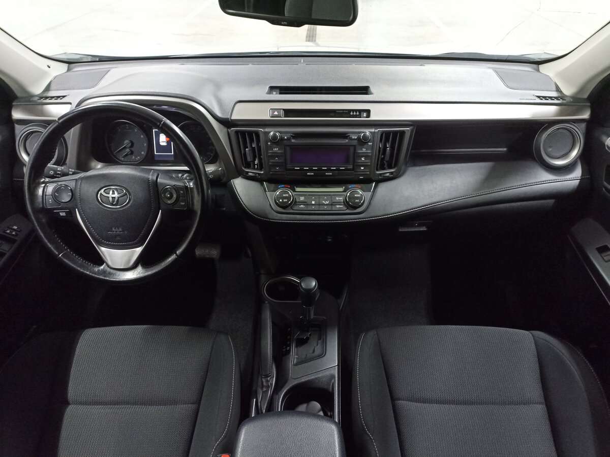 Toyota RAV4 с пробегом — 2019 год. Фото: #13