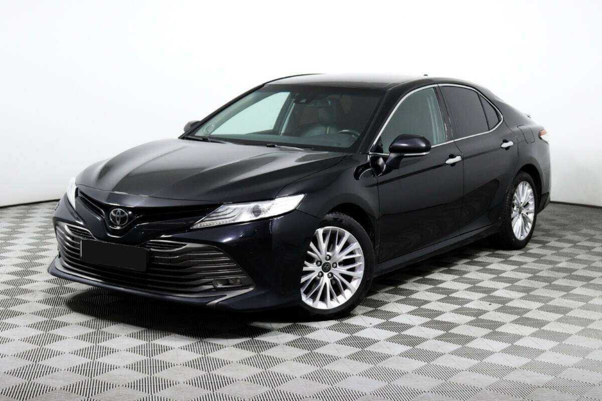 Toyota Camry с пробегом — 2018 год. Посмотреть фото