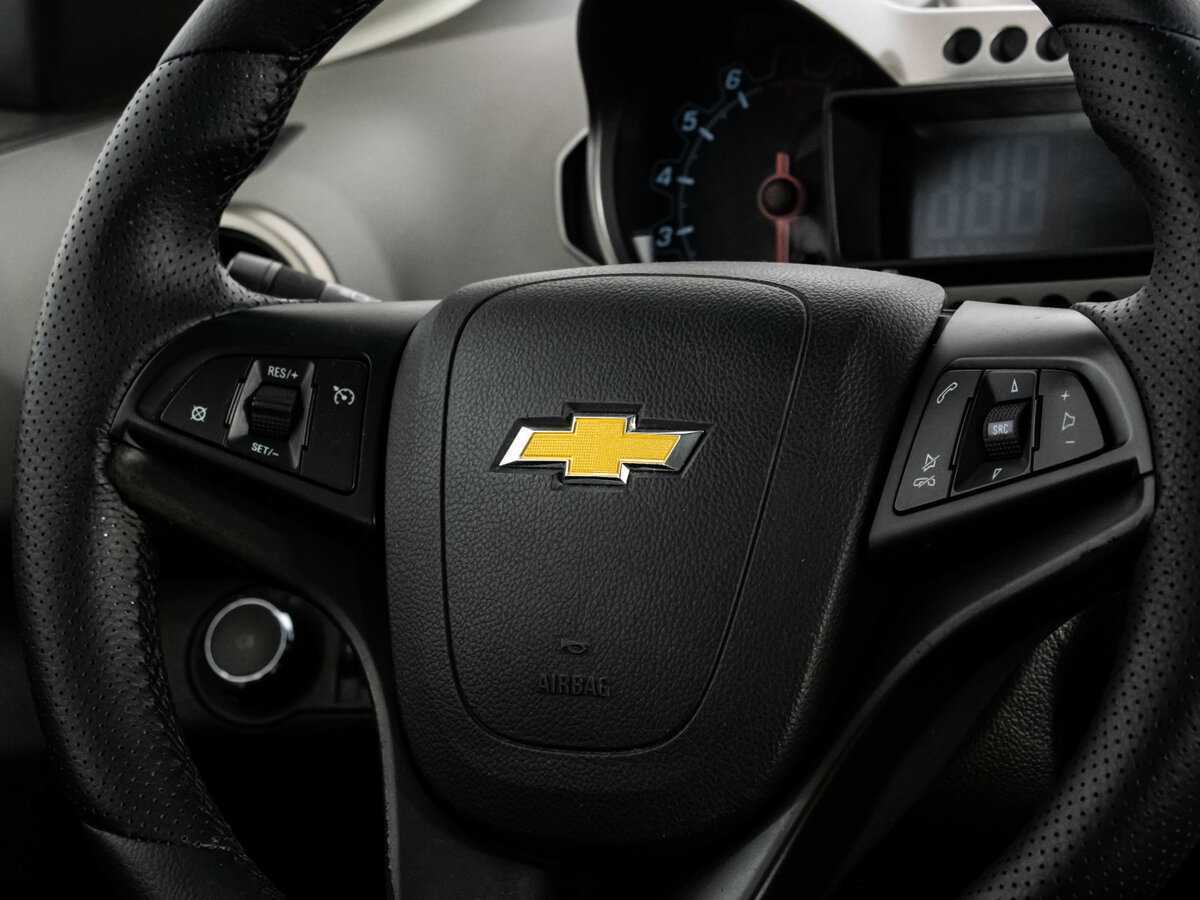 Chevrolet Aveo с пробегом — 2013 год. Фото: #12