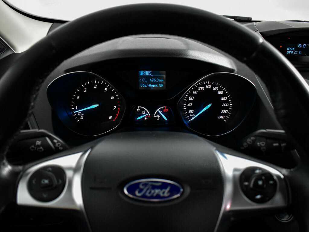 Ford Kuga с пробегом — 2015 год. Фото: #18