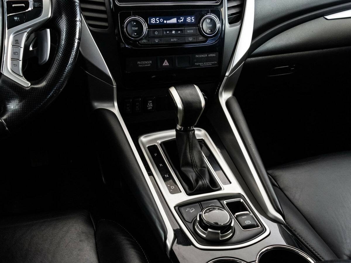 Mitsubishi Pajero Sport с пробегом — 2019 год. Фото: #10