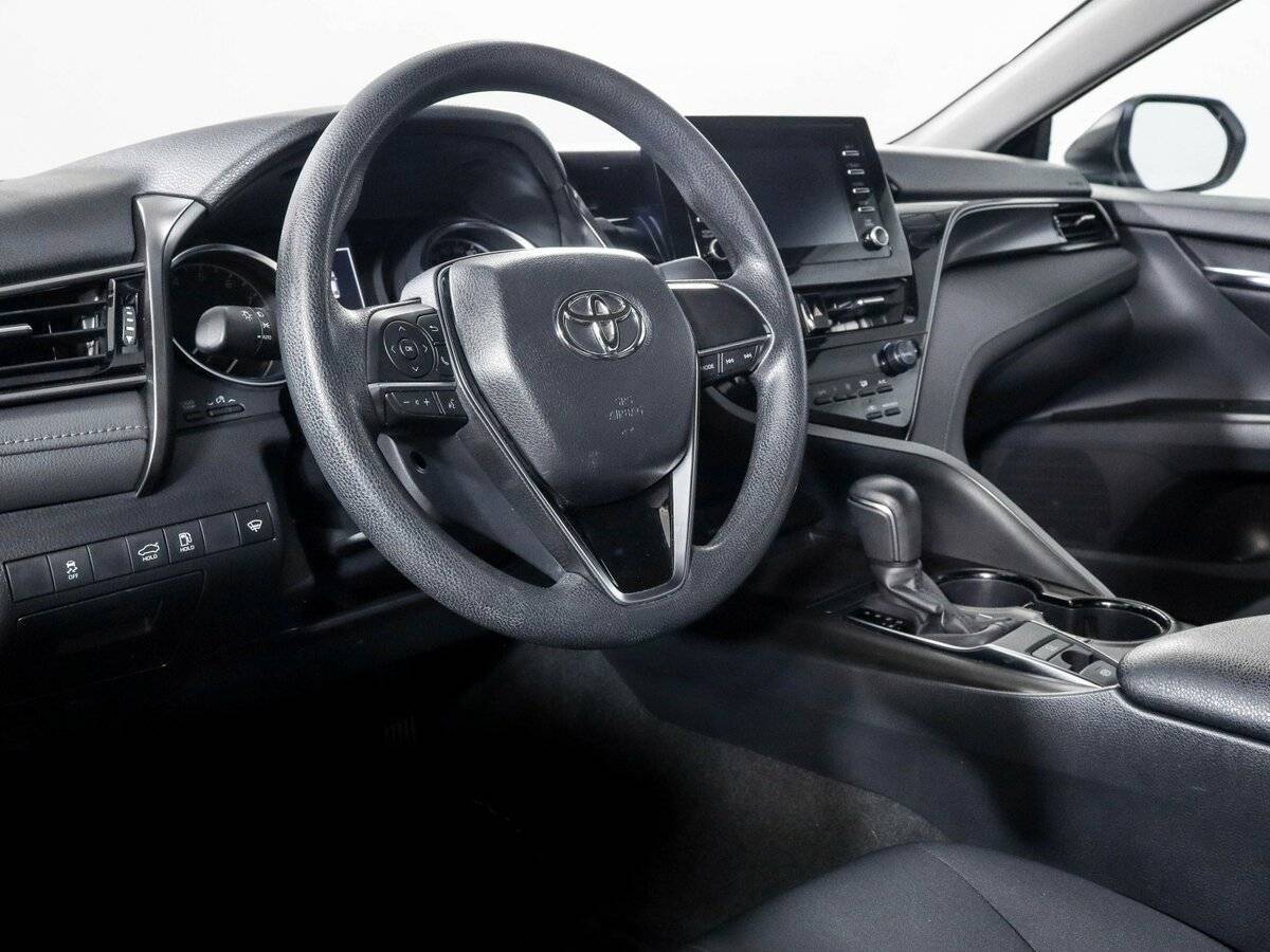 Toyota Camry с пробегом — 2021 год. Фото: #10