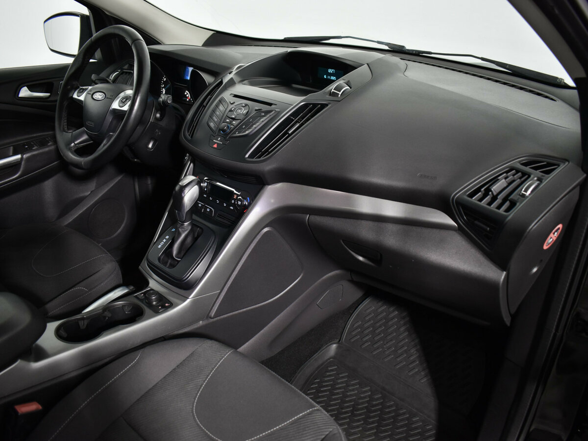 Ford Kuga с пробегом — 2014 год. Фото: #10