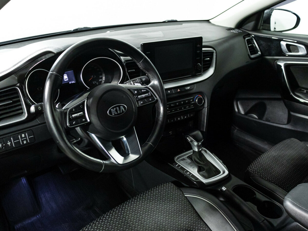 Kia Ceed с пробегом — 2021 год. Фото: #10