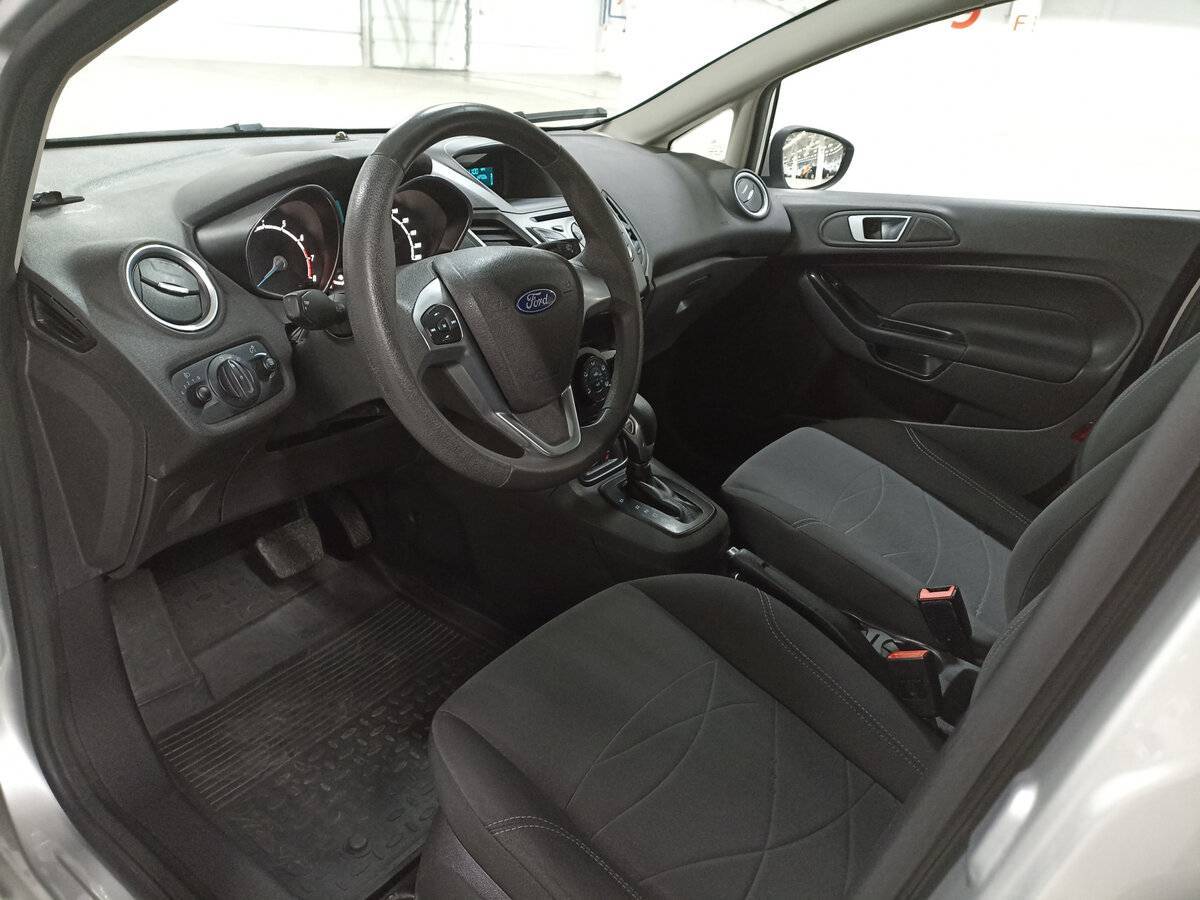 Ford Fiesta с пробегом — 2015 год. Фото: #13