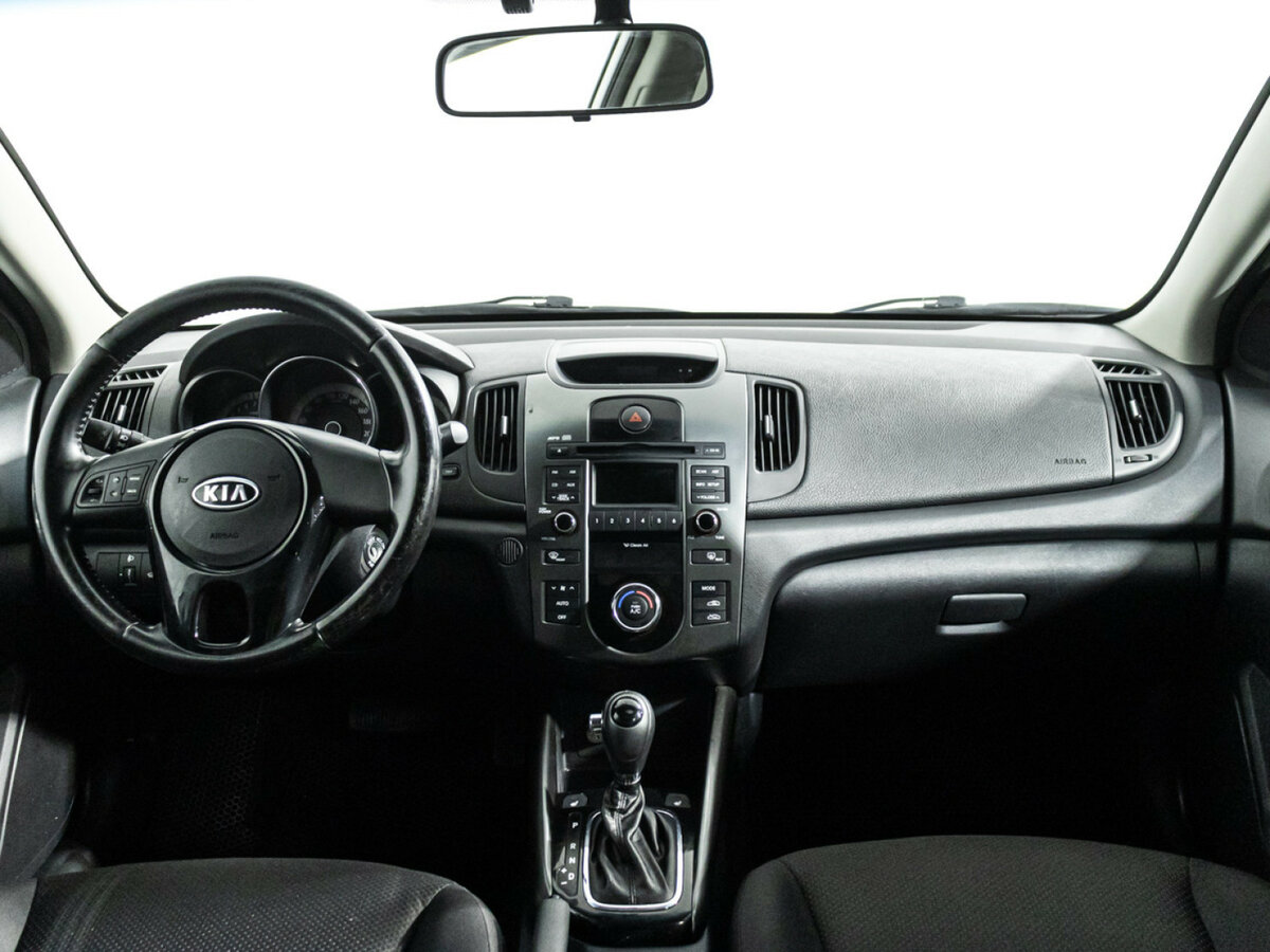 Kia Cerato с пробегом — 2012 год. Фото: #12