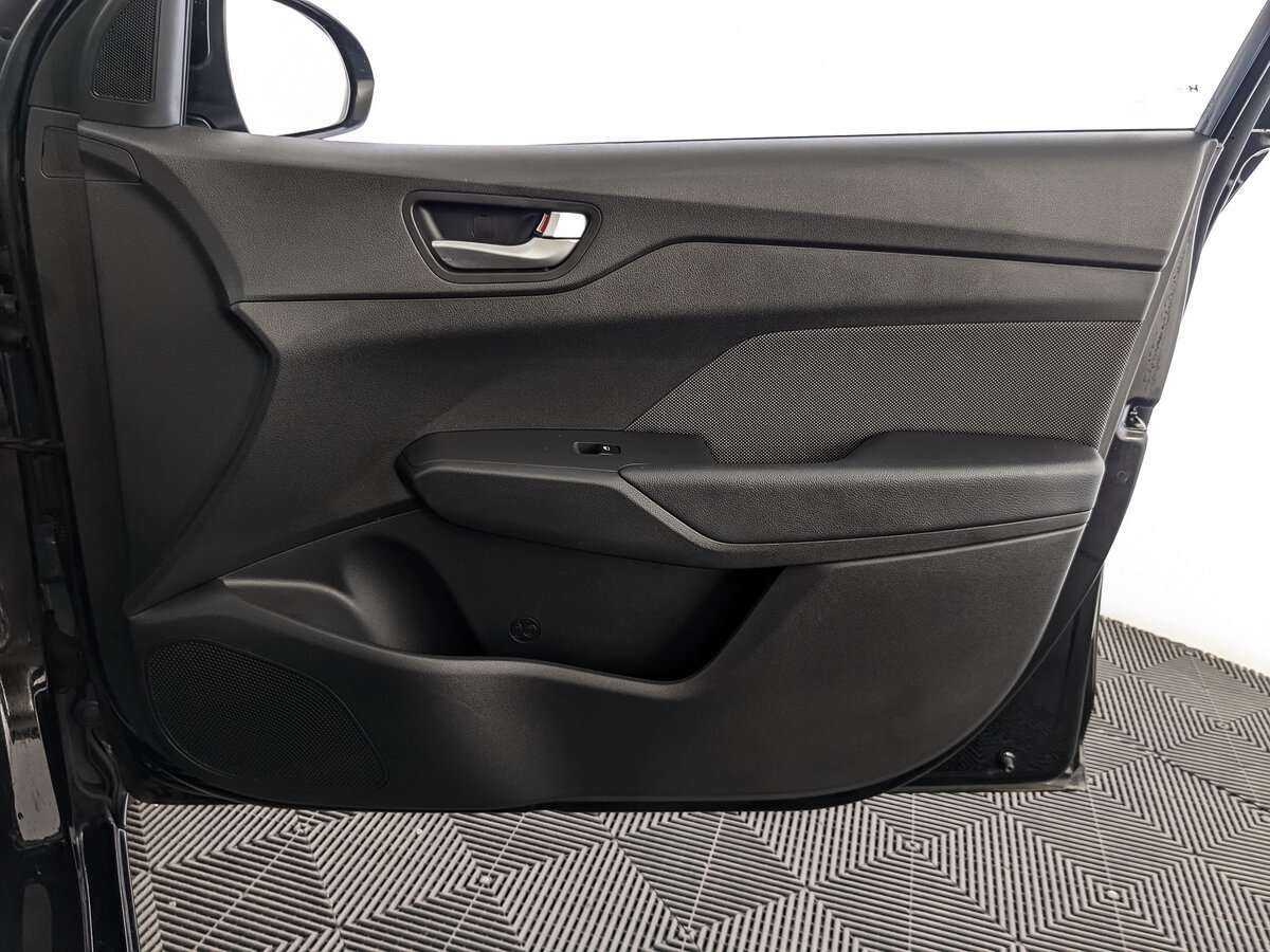 Hyundai Solaris с пробегом — 2019 год. Фото: #20