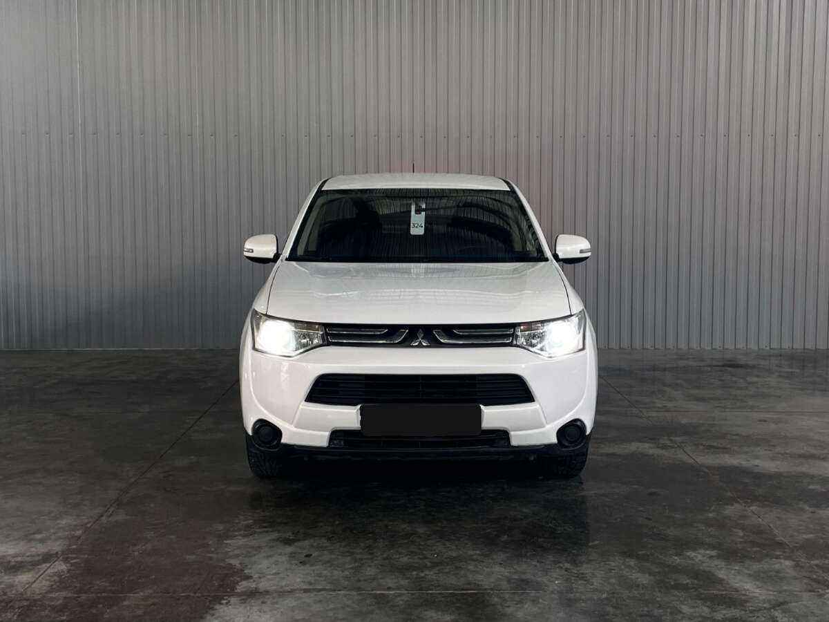 Mitsubishi Outlander с пробегом — 2013 год. Фото: #1