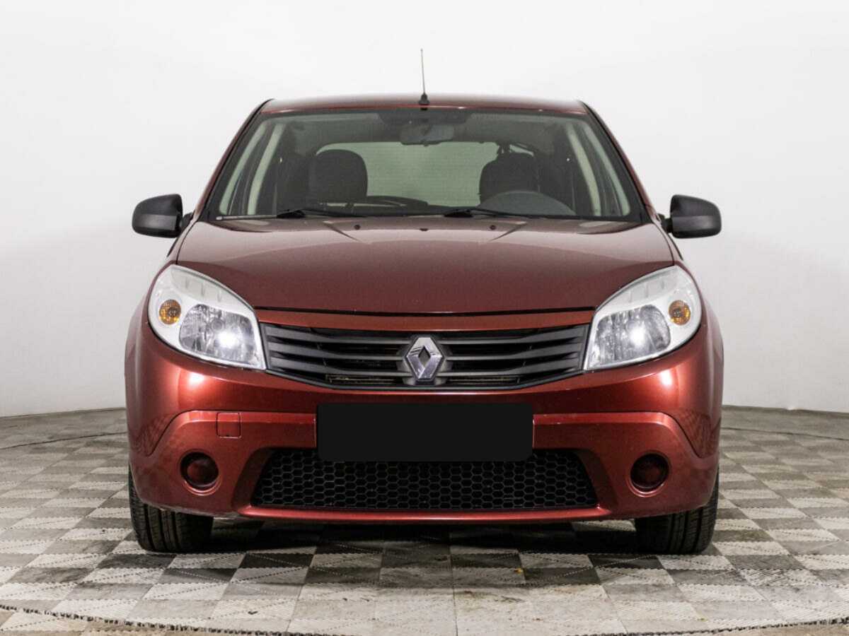 Renault Sandero с пробегом — 2012 год. Фото: #1