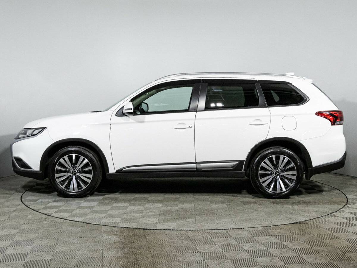Mitsubishi Outlander с пробегом — 2021 год. Фото: #7