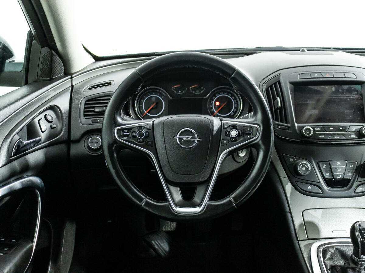 Opel Insignia с пробегом — 2014 год. Фото: #16