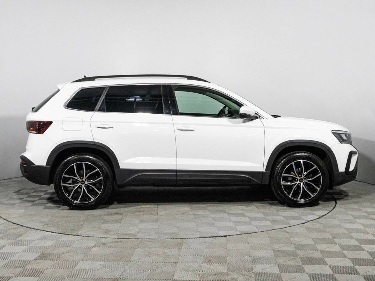 Volkswagen Taos с пробегом — 2021 год. Фото: #3
