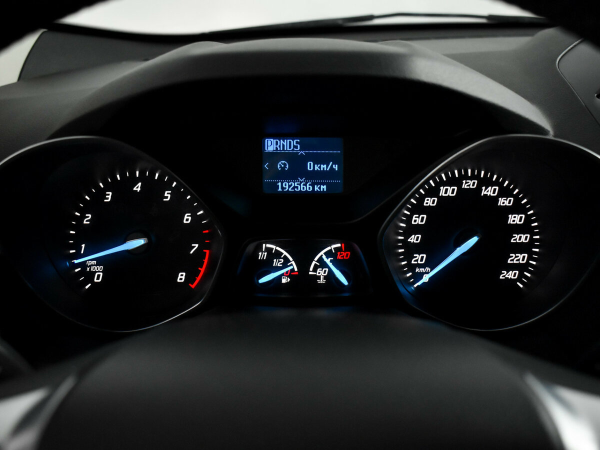 Ford Kuga с пробегом — 2014 год. Фото: #15