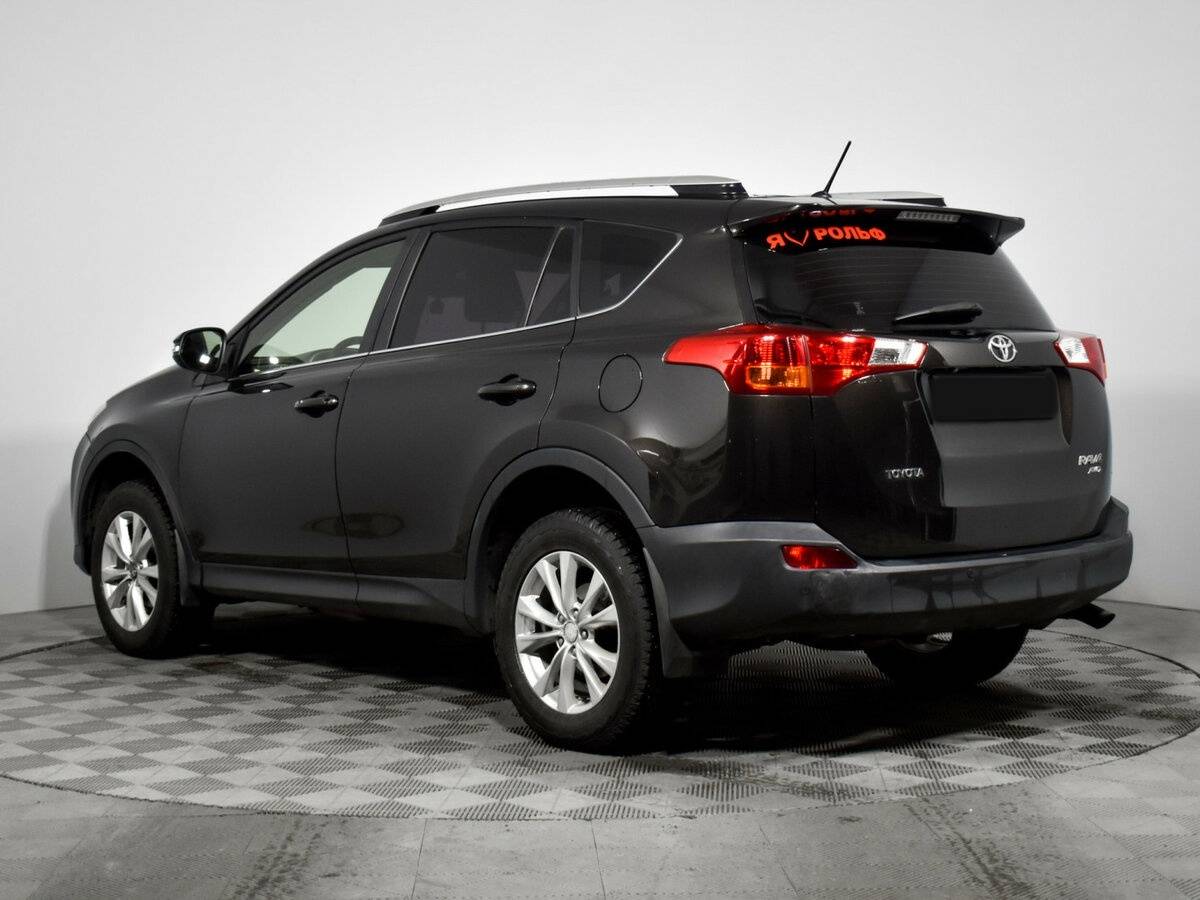 Toyota RAV4 с пробегом — 2014 год. Фото: #6