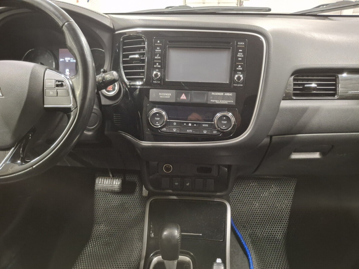 Mitsubishi Outlander с пробегом — 2017 год. Фото: #13