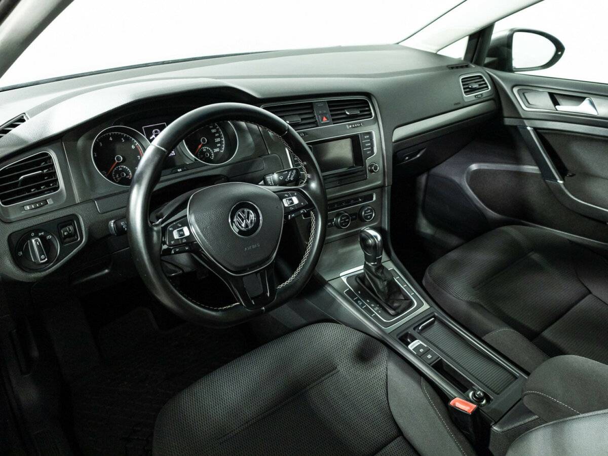 Volkswagen Golf с пробегом — 2013 год. Фото: #10