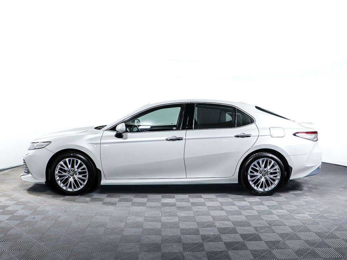 Toyota Camry с пробегом — 2020 год. Фото: #5