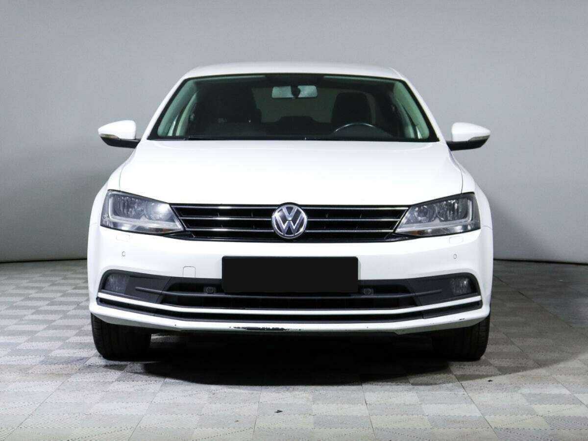 Volkswagen Jetta с пробегом — 2016 год. Фото: #1