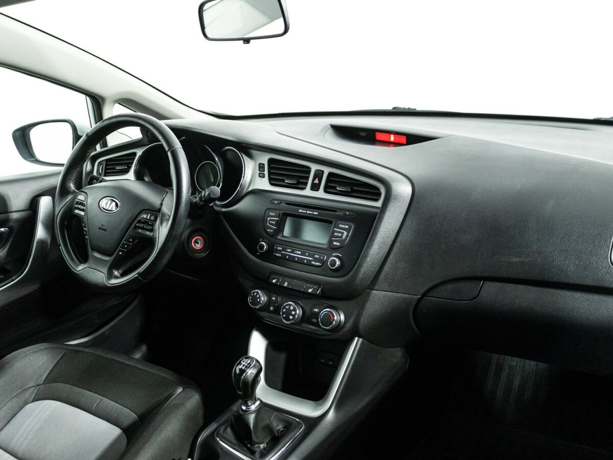 Kia Ceed с пробегом — 2013 год. Фото: #8
