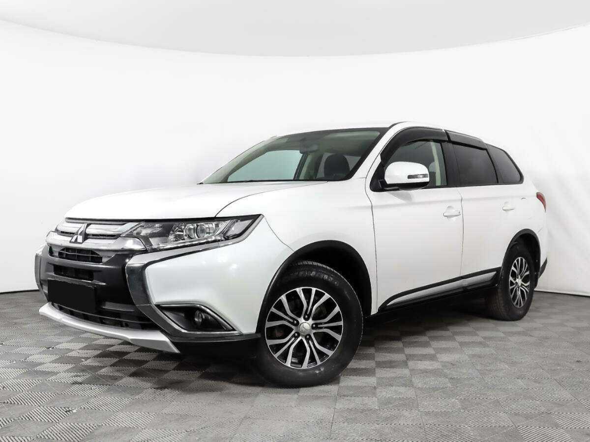 Mitsubishi Outlander с пробегом — 2016 год. Фото: #0