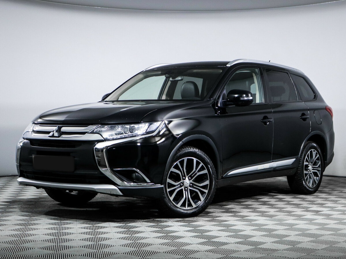 Mitsubishi Outlander с пробегом — 2015 год. Фото: #0