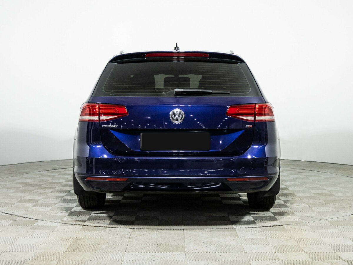 Volkswagen Passat с пробегом — 2017 год. Фото: #4