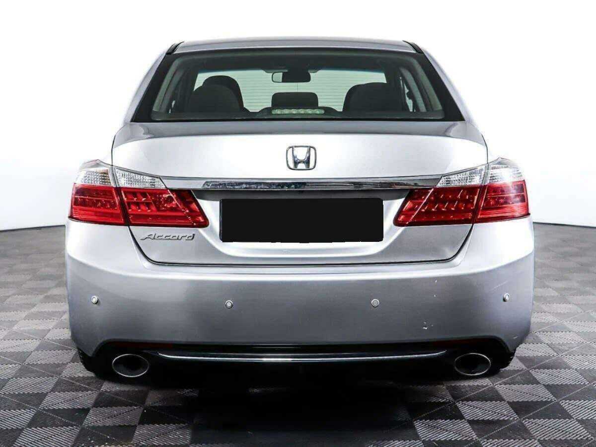 Honda Accord с пробегом — 2013 год. Фото: #5