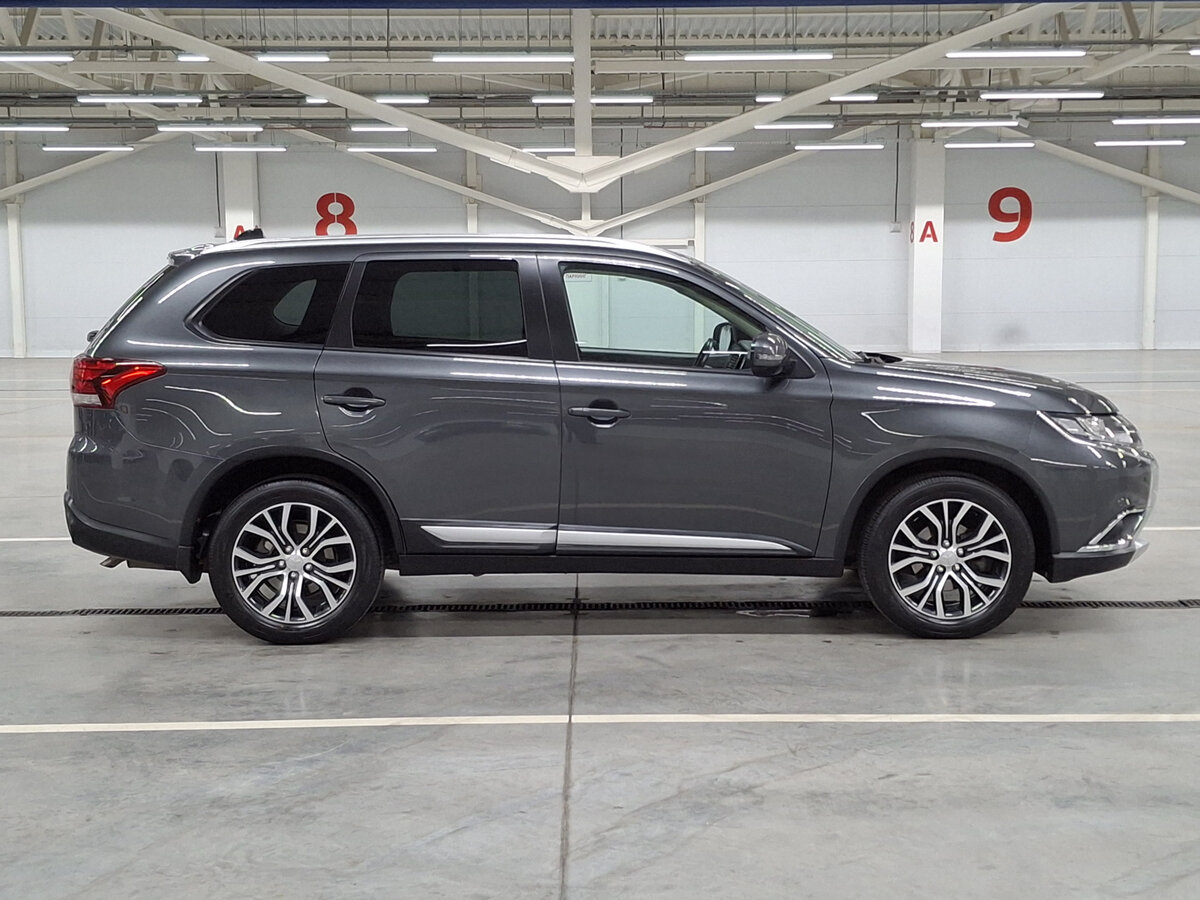 Mitsubishi Outlander с пробегом — 2016 год. Фото: #3