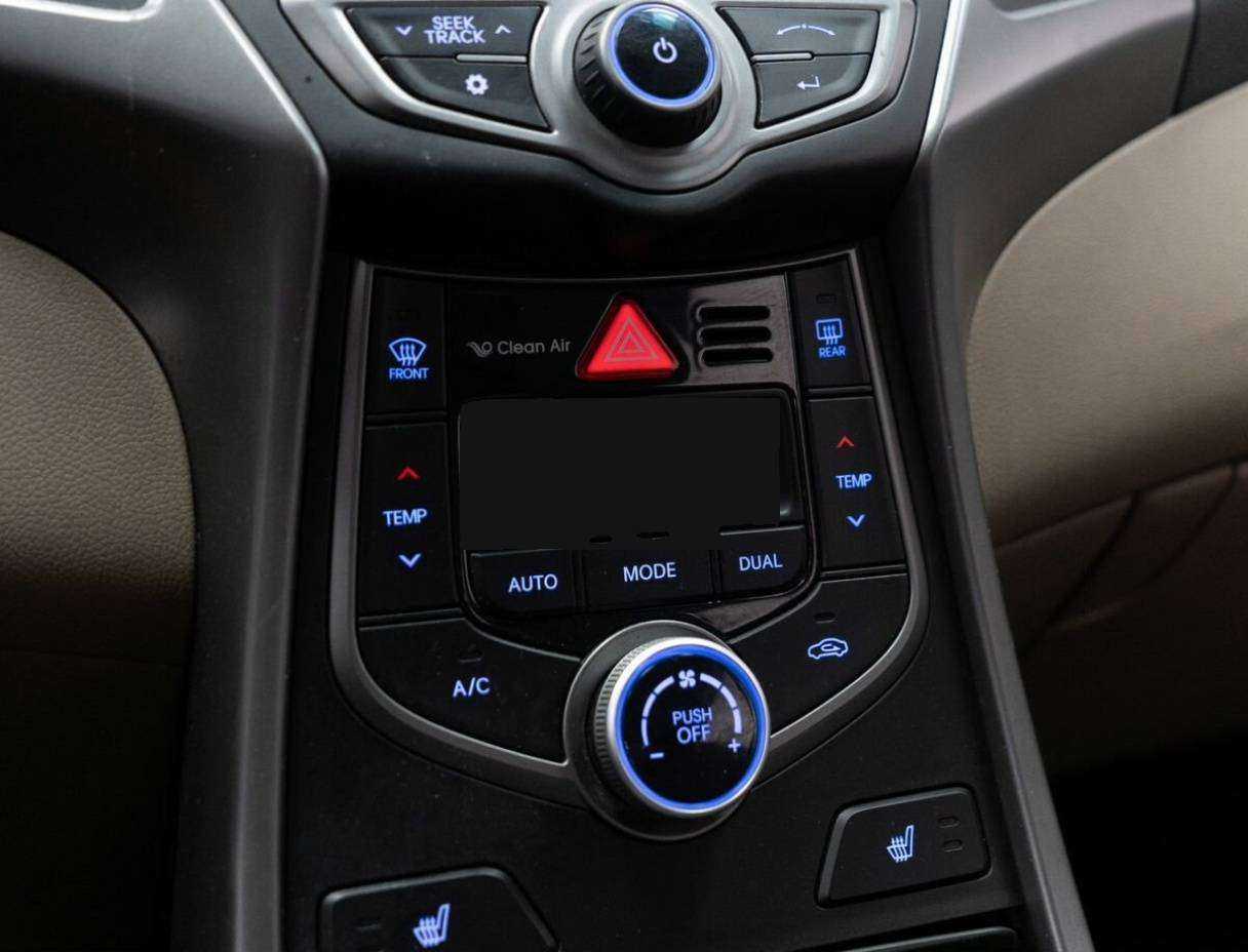 Hyundai Elantra с пробегом — 2014 год. Фото: #13