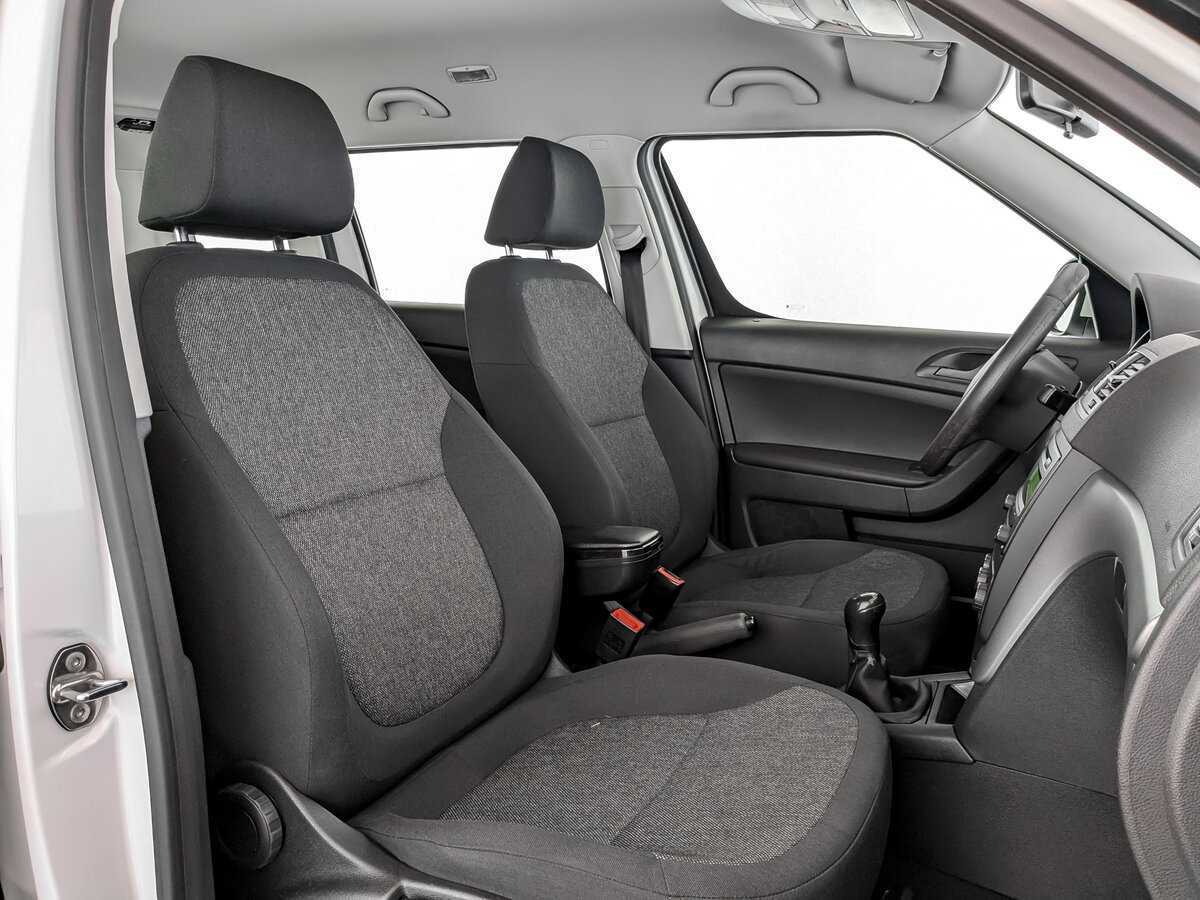 Skoda Yeti с пробегом — 2014 год. Фото: #16