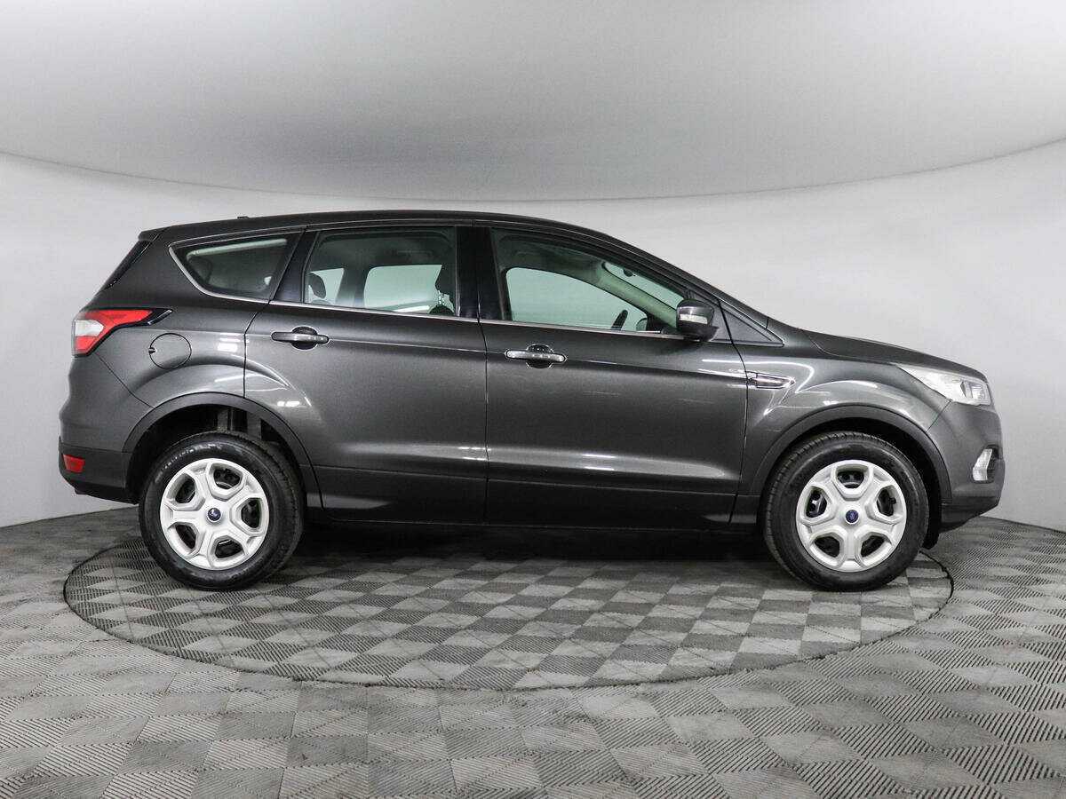 Ford Kuga с пробегом — 2017 год. Фото: #3