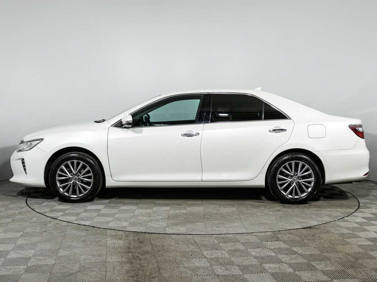 Toyota Camry с пробегом — 2016 год. Фото: #7
