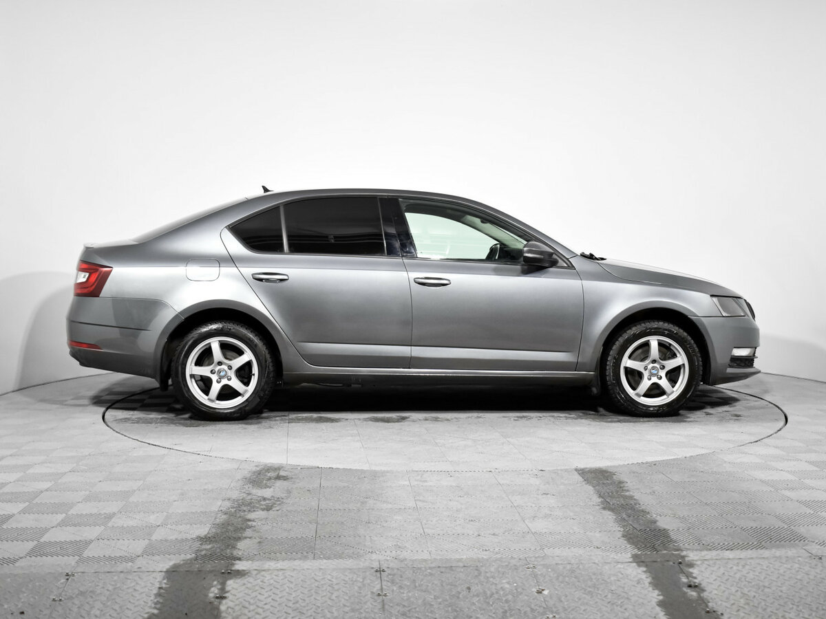Skoda Octavia с пробегом — 2020 год. Фото: #3