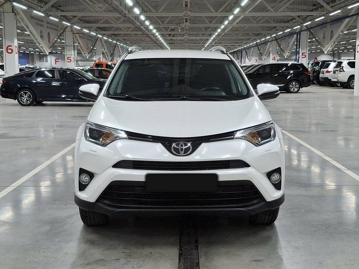 Toyota RAV4 с пробегом — 2016 год. Фото: #1
